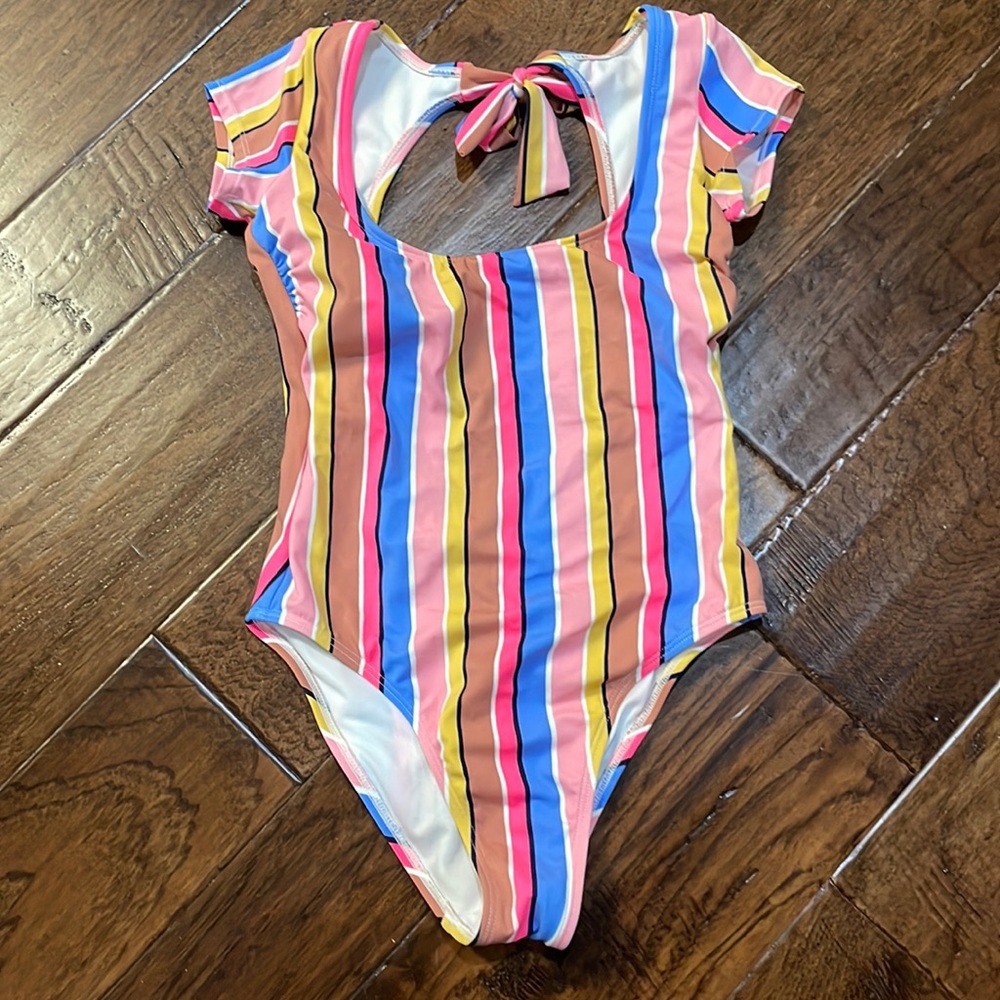 one peice swimsuit